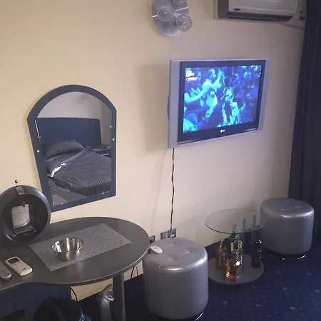 Studio 210 In Apart Central סאני ביץ'